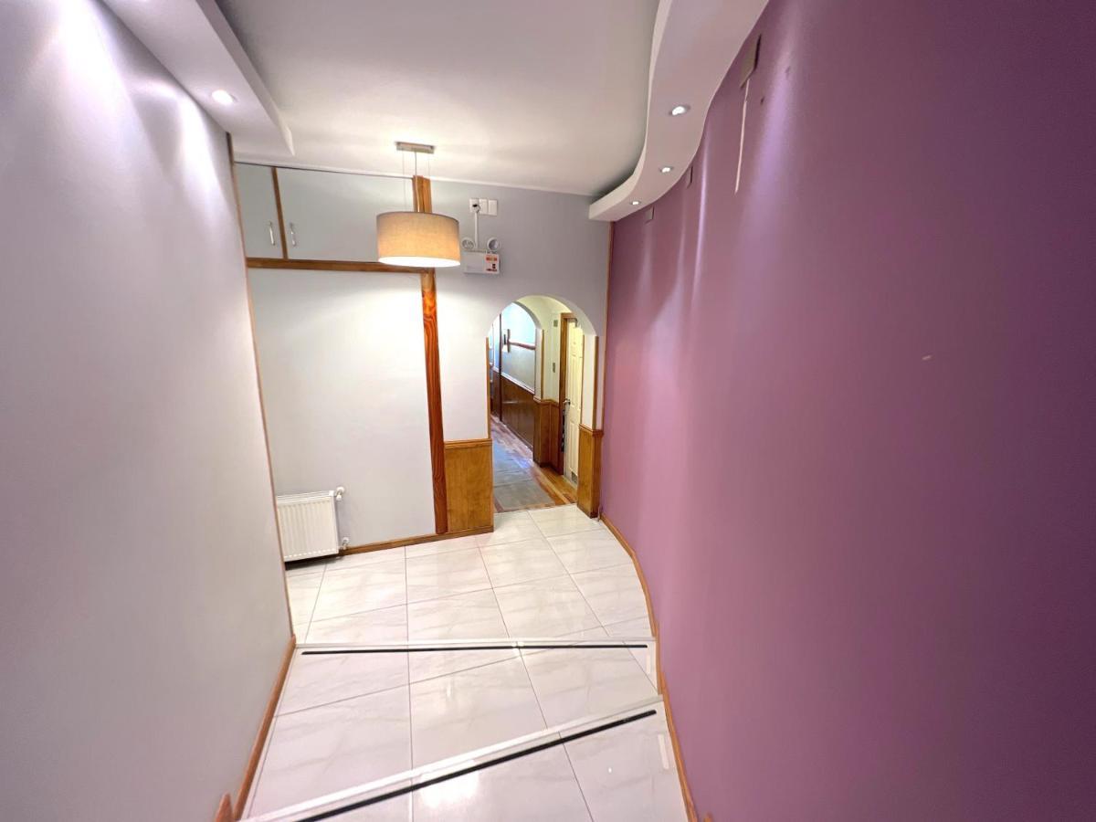 Appartamento Incredible Downtown Duplex With Interior Backyard Punta Arenas Esterno foto