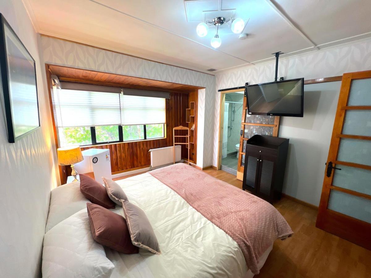 Appartamento Incredible Downtown Duplex With Interior Backyard Punta Arenas Esterno foto