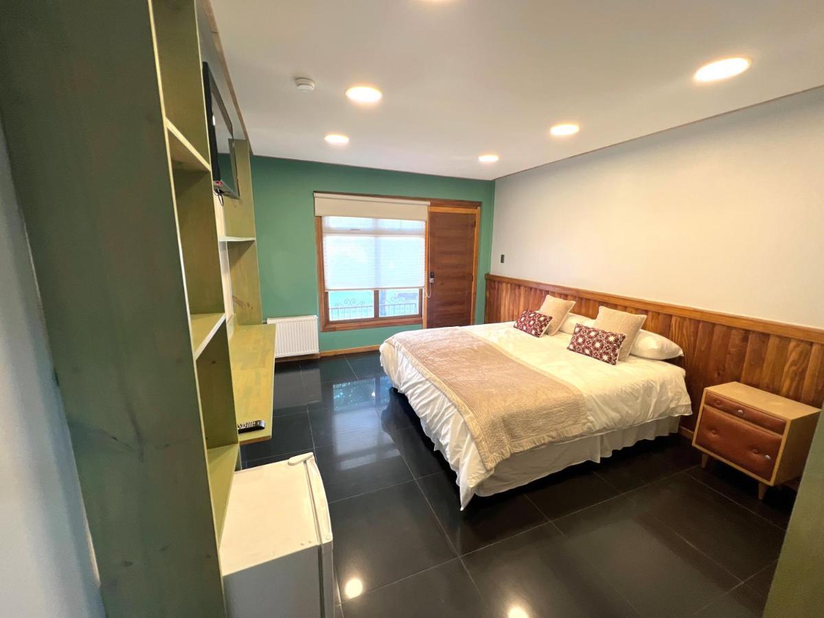 Appartamento Incredible Downtown Duplex With Interior Backyard Punta Arenas Esterno foto