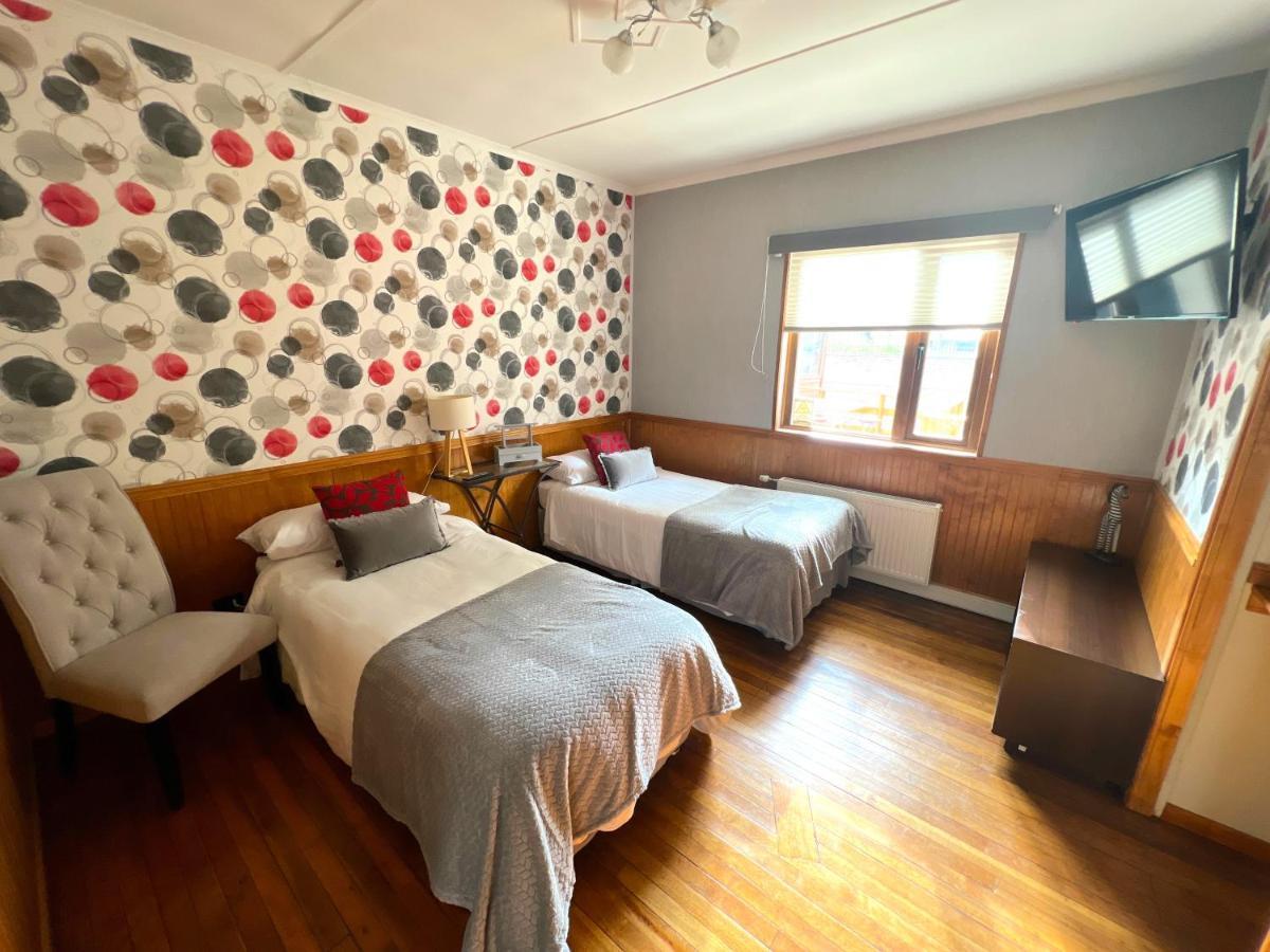 Appartamento Incredible Downtown Duplex With Interior Backyard Punta Arenas Esterno foto