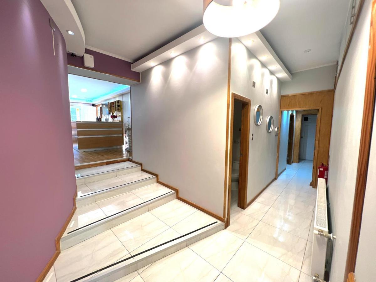 Appartamento Incredible Downtown Duplex With Interior Backyard Punta Arenas Esterno foto