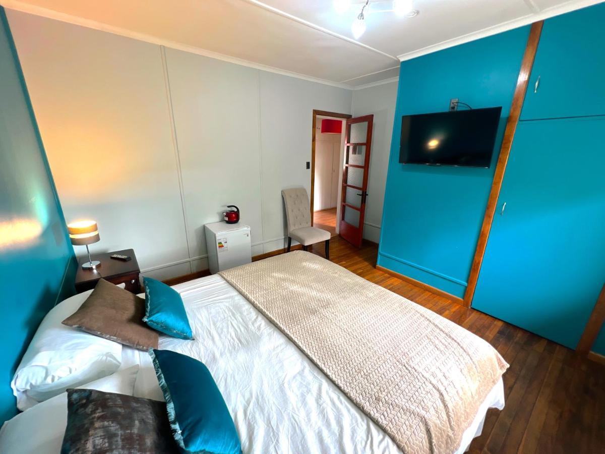 Appartamento Incredible Downtown Duplex With Interior Backyard Punta Arenas Esterno foto