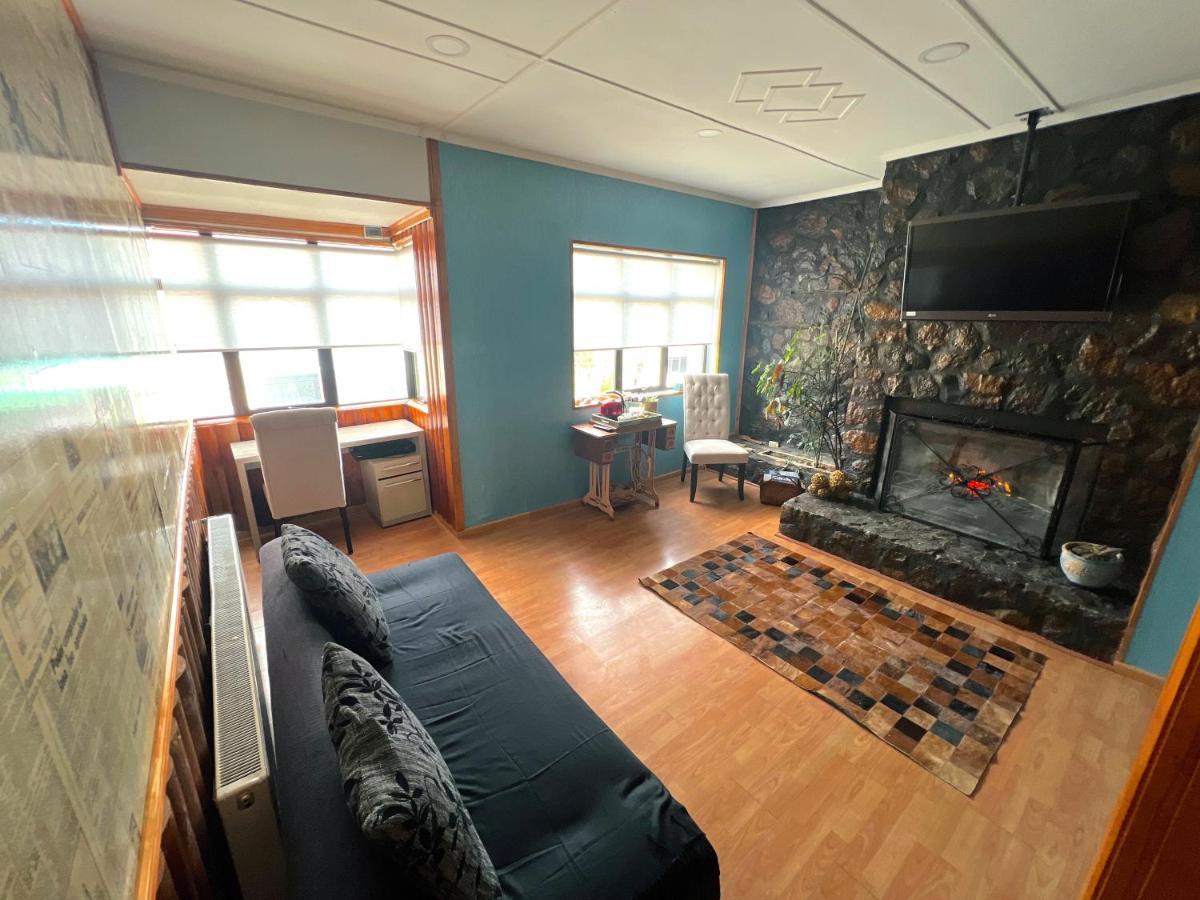 Appartamento Incredible Downtown Duplex With Interior Backyard Punta Arenas Esterno foto