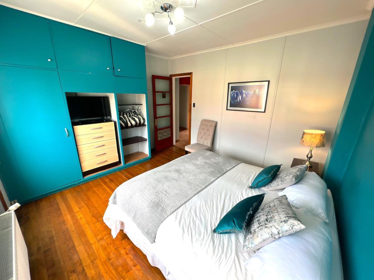 Appartamento Incredible Downtown Duplex With Interior Backyard Punta Arenas Esterno foto
