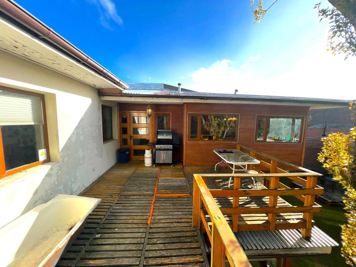 Appartamento Incredible Downtown Duplex With Interior Backyard Punta Arenas Esterno foto
