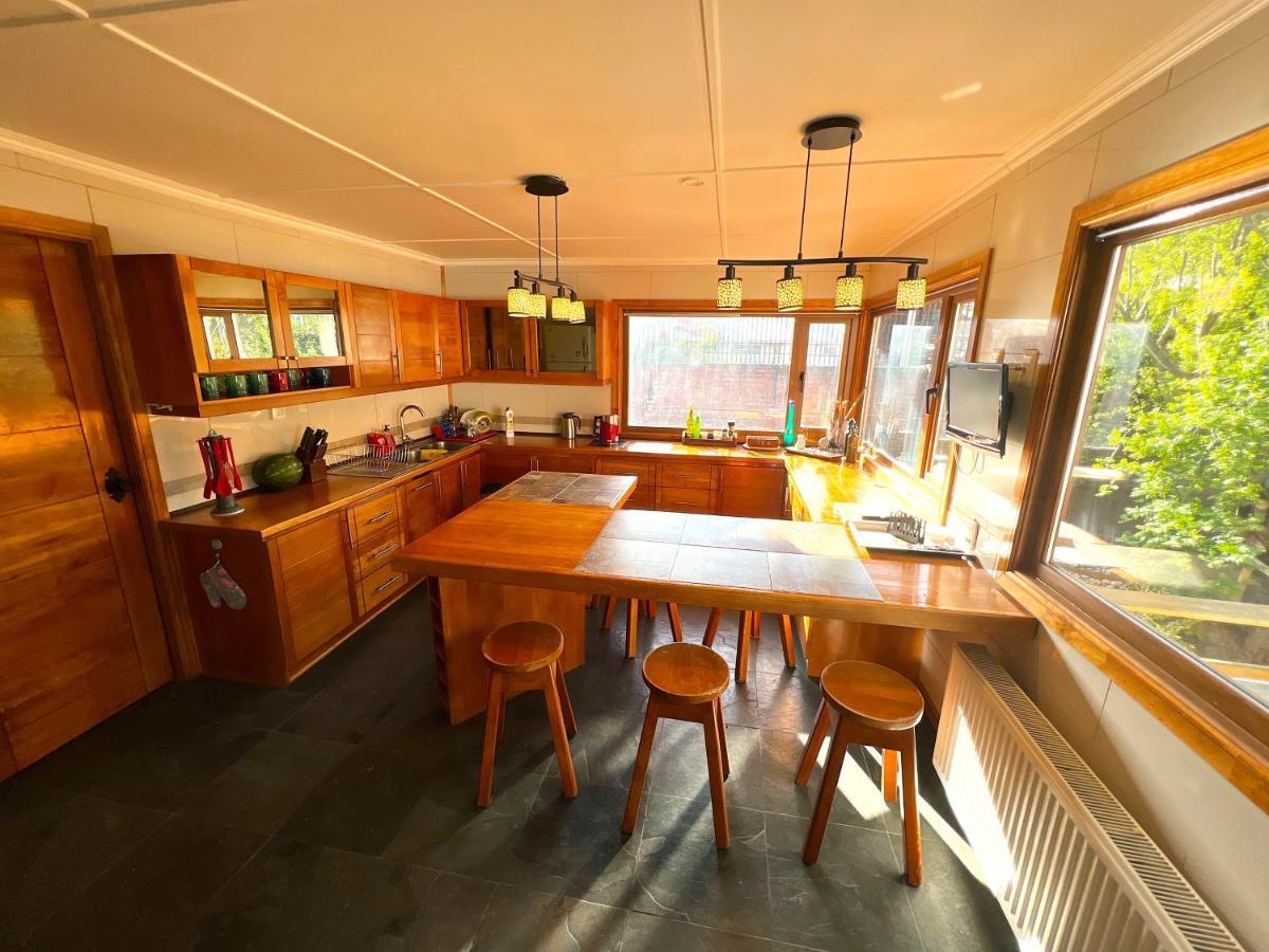 Appartamento Incredible Downtown Duplex With Interior Backyard Punta Arenas Esterno foto
